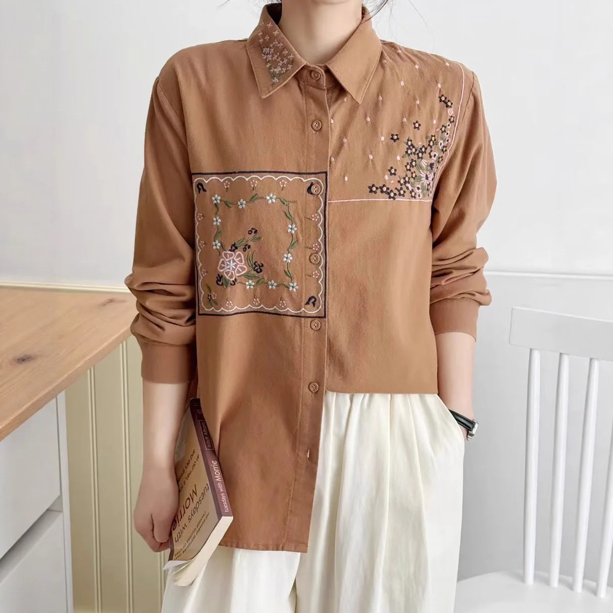 [즉시 배송] 고품질 여성용 100% 면사 블라우스 셔츠 봄 신상 자수 꽃무늬 다용도 긴팔 탑