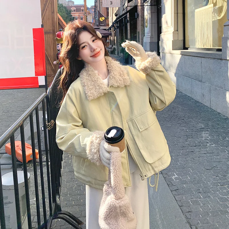 2025年冬新作デザインセンスラムウール襟付きスプライシングおしゃれダウンジャケットレディース厚手甘めカジュアル万能コート