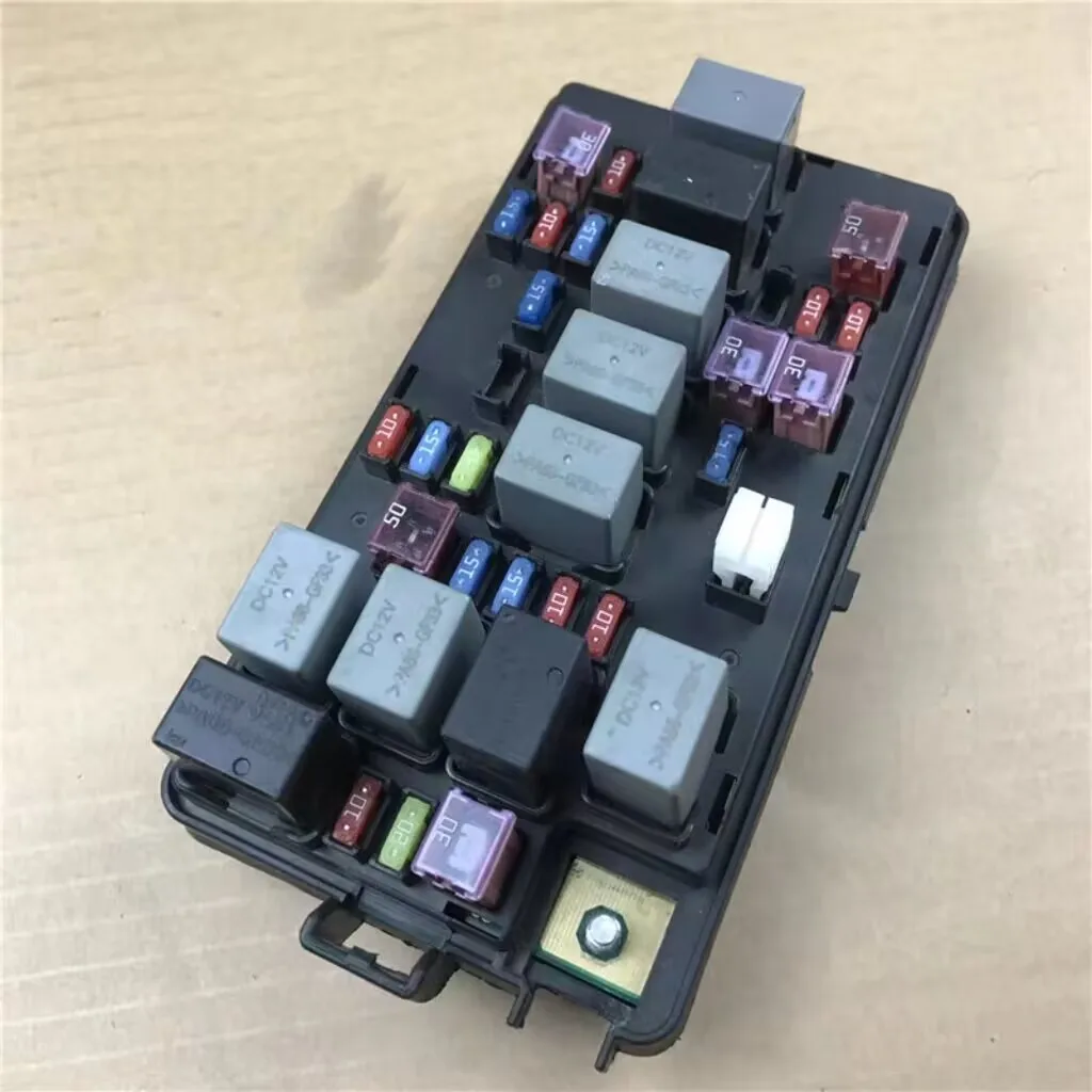 New High Quality Fuse Box Assembly Engine Relay Box for Chevrolet Lova Aveo OEM 96838986