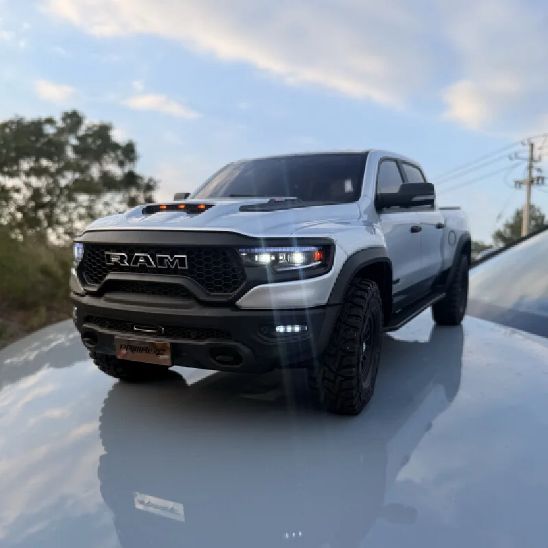 トラクションホビー KM 1500 ピックアップトラック 1/8 RC シミュレーション電動リモコンモデルカー ロッククローラー 大人子供向けおもちゃ