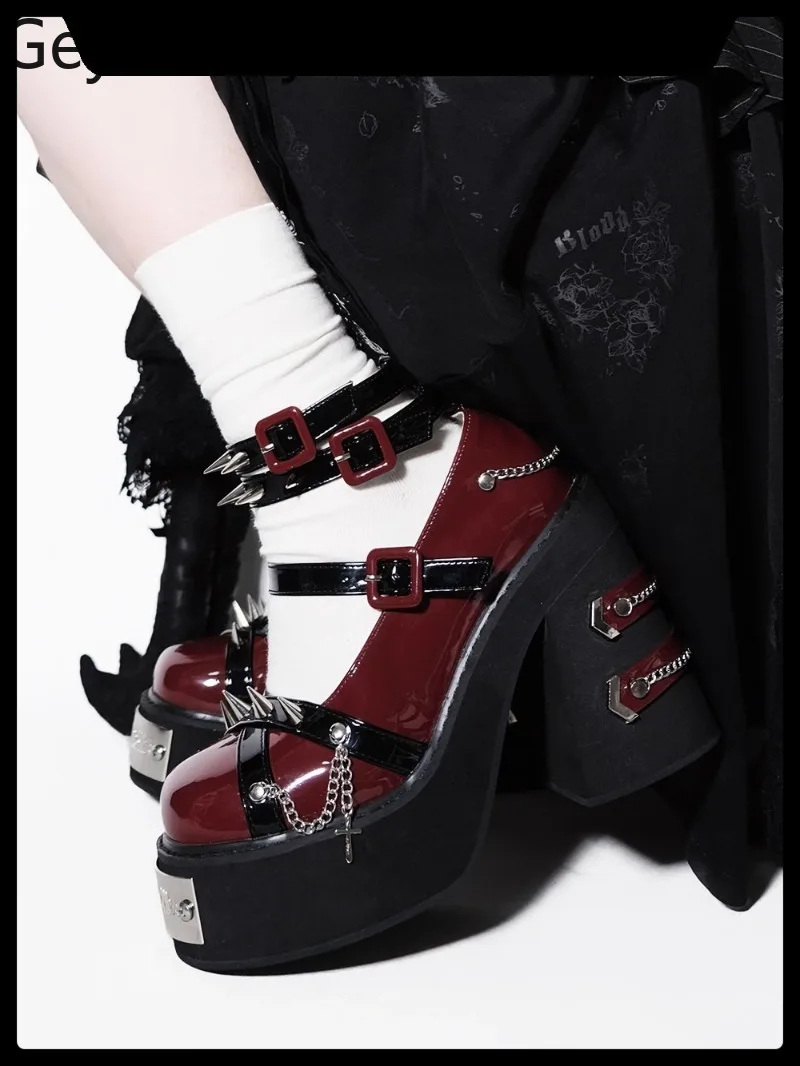 

Original Design Niche Gothic Y2K Rivet Chunky Heel High Heels Japanese Sweet Style Versatile Cosplay Party Shoes for Women