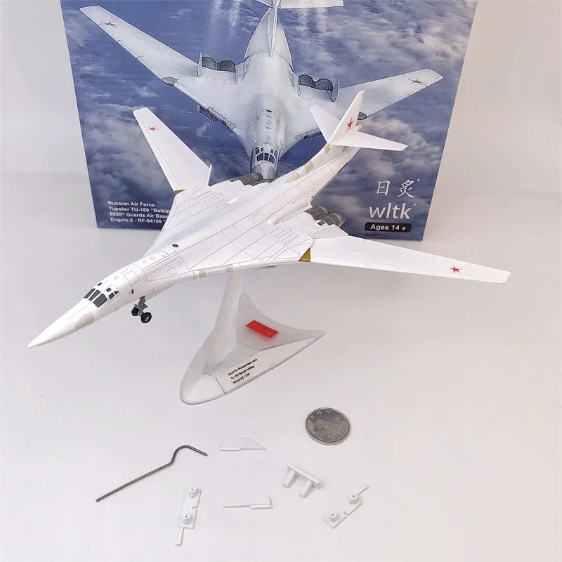 1:200 Scale Soviet Figure Tu-160 White Swan Strategic Nuclear Bomber Military Combat Aircraft Model Collecting Toy Gifts Display