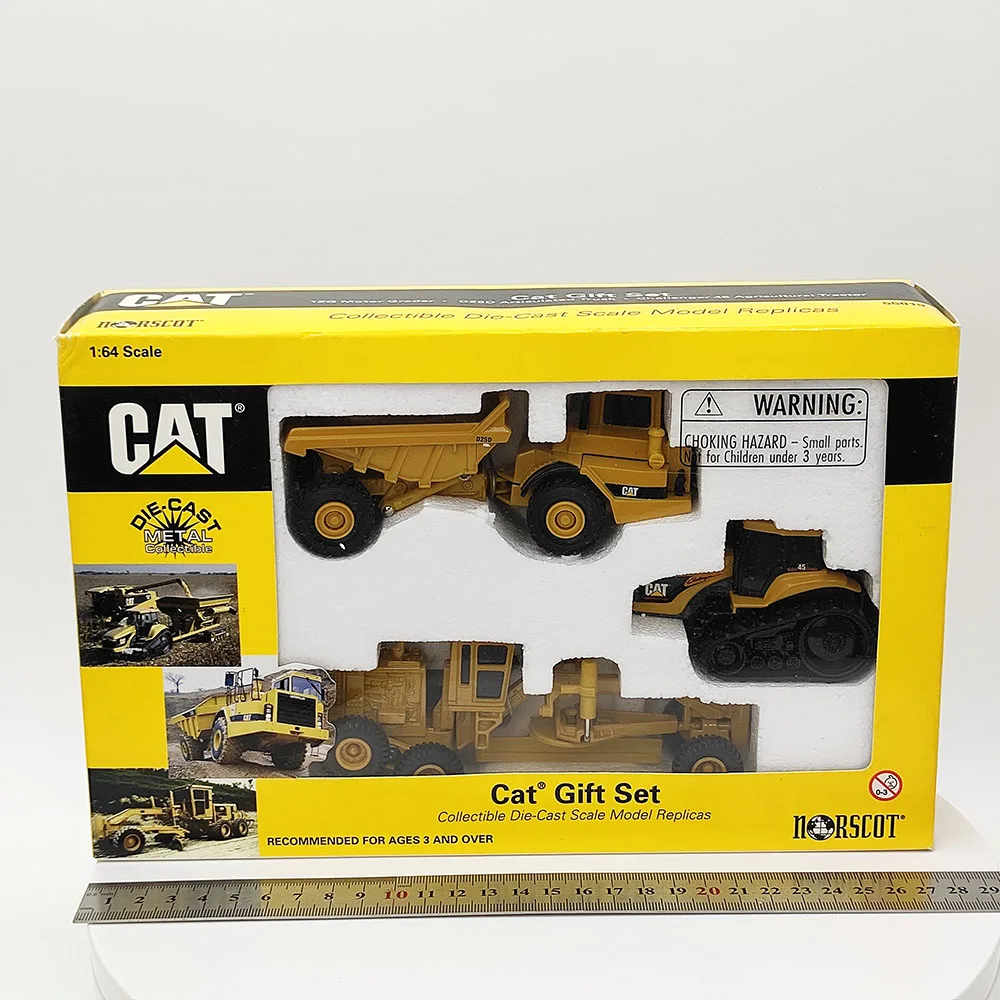 

Diecast 1:64 Scale Cat Gift Set Three Styles Engineering Car Set Alloy Model Collectible Toy Gift Souvenir Display