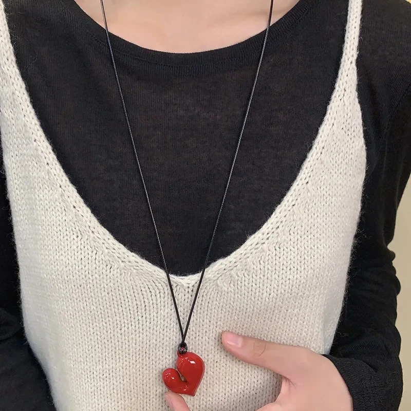 Red Heart Pendant Necklace vintage 80s Aesthetic Love inspired choker New Fashion Romantic Heart Necklace For Women