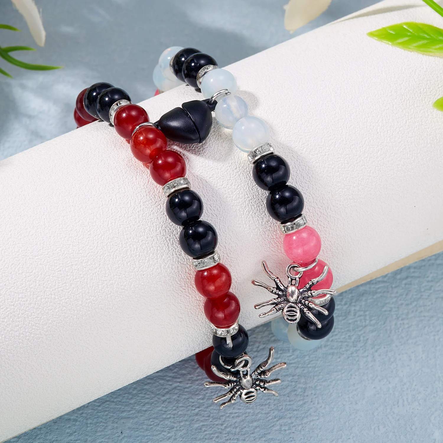 2Pcs/Set Gothic Spider Animal Beaded Bracelet Creative Heart Magnetic Matching Couple Bracelets for Women Men Halloween Jewelry