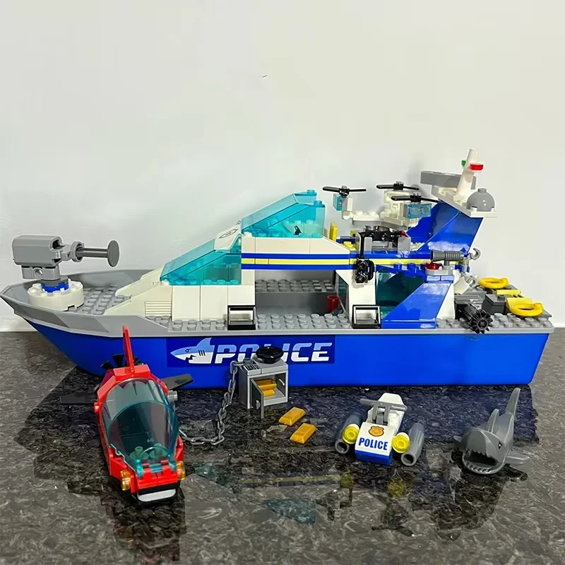 Compatible MOC Sets City Series Building Blocks Police Patrol Boat Floating Ship Children's Toys Gift