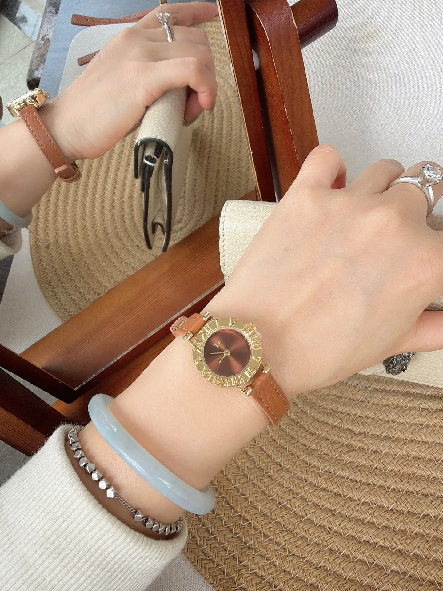 New Stylish Women'S Leather Strap Watch Vintage Brown, High-End Feel, Simple Design, Leather Watch, Perfect As A Gift For Women.