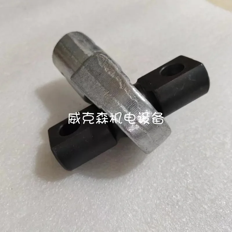 0009001506 earring assembly is compatible with Linde forklift 115 335 model