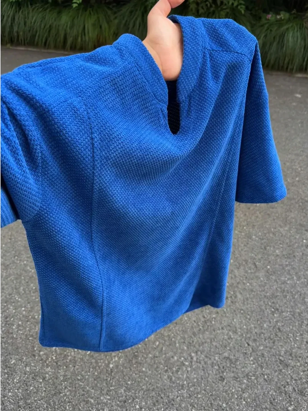Ice Silk V-Neck Short Sleeve Men's T-Shirt Breathable Pineapple Pattern Textured Summer Fashion Brand Shoulder Level Top