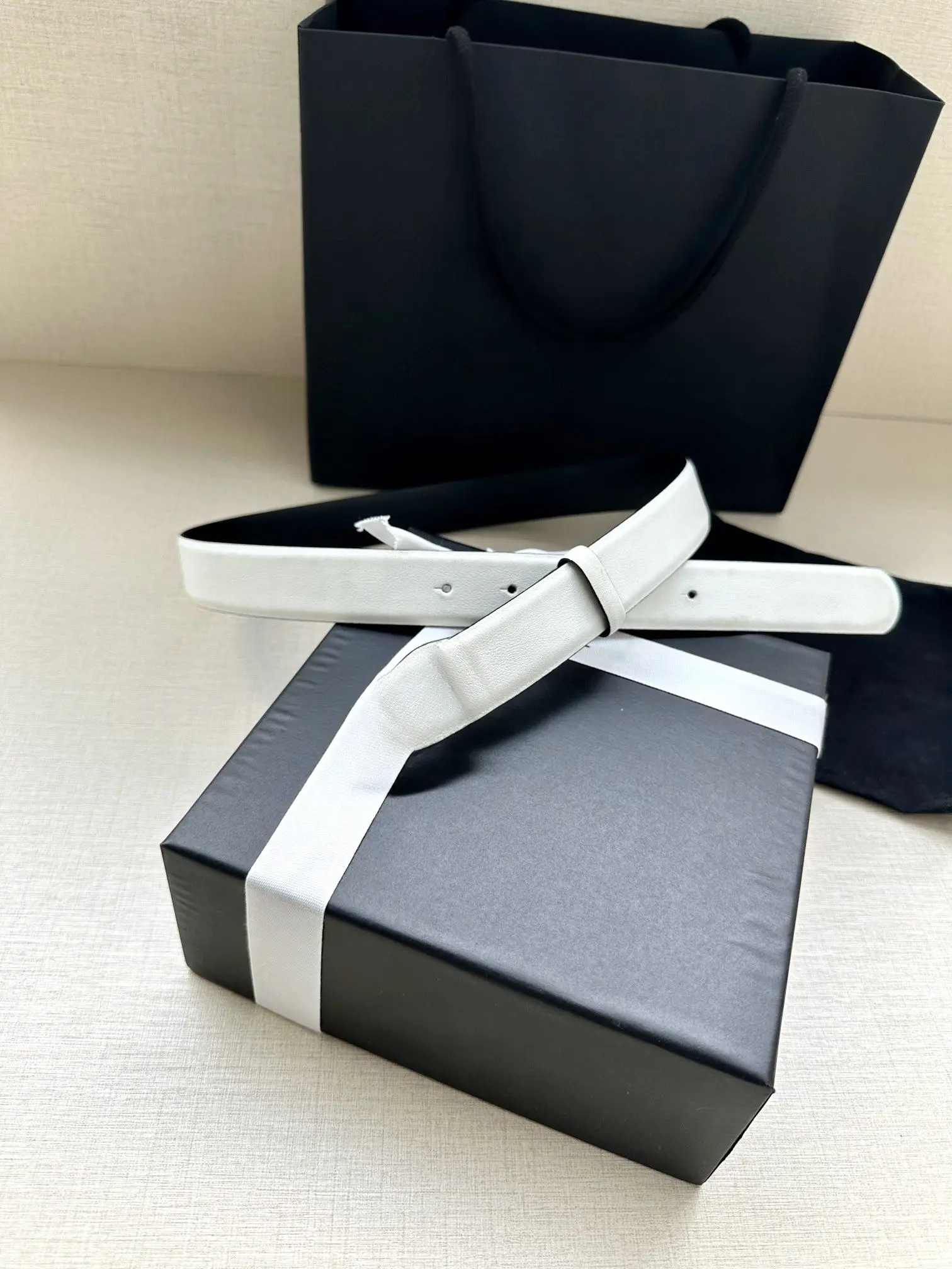 Solid White Flat Grain Cowhide Belt Strap, No Buckle, Fine Edge Cutting, Multiple Adjust Holes
