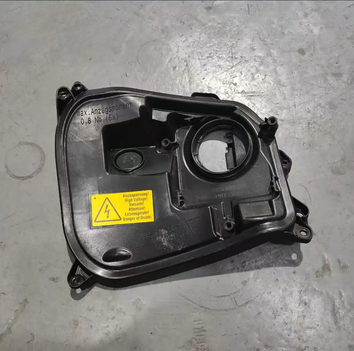 Suitable for Porsche 718 982 matrix headlight rear cover, sealed dust cover, waterproof cover OE: 982941607 982941608