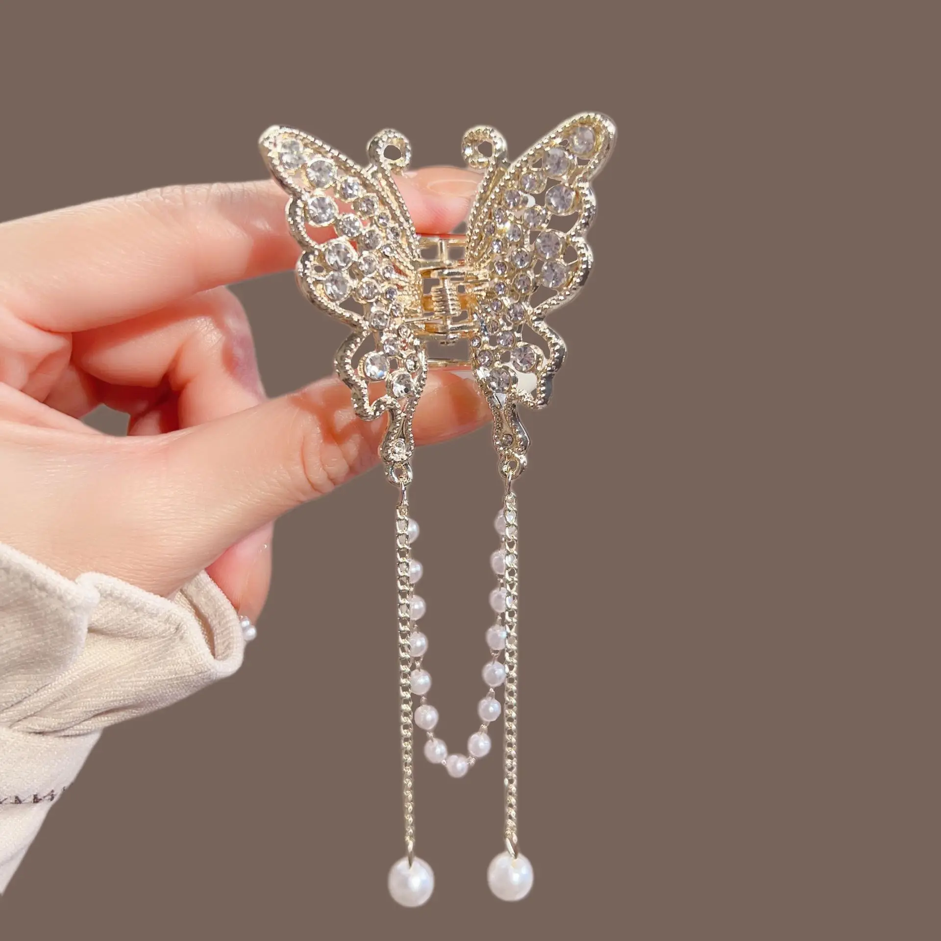 1Pcs Fashion Exqusite Butterfly Pearl Tassel Hair Claws For Women Girls Female Party Ponytail Headwear Hair Accessories