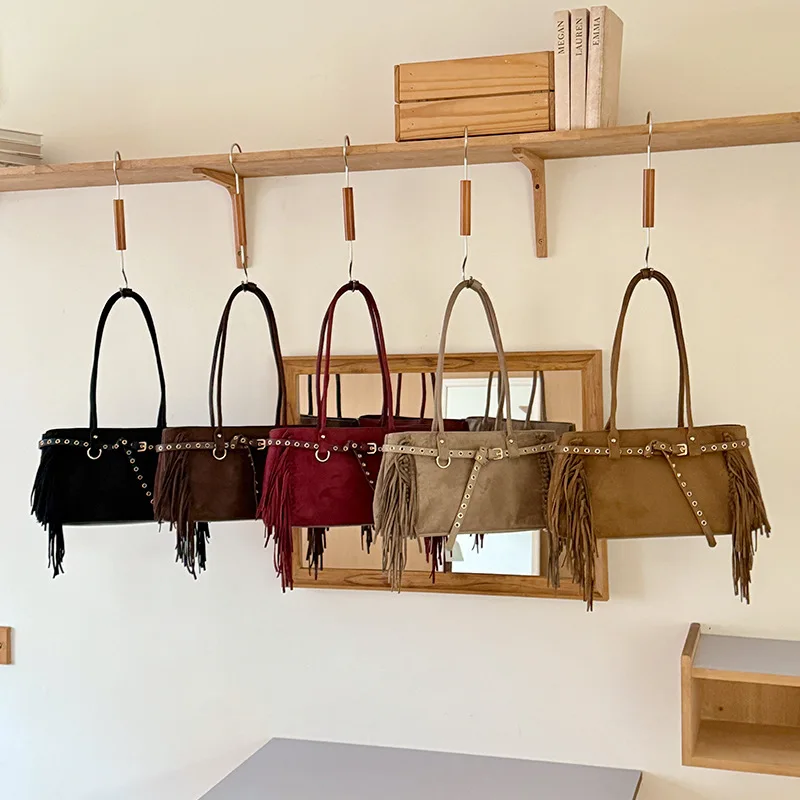 Rivet Women Shoulder Bags Large Capacity Design Matte Leather Ladies Handbag Bohemian Tassel Big Totes Bolsa Feminina Brown