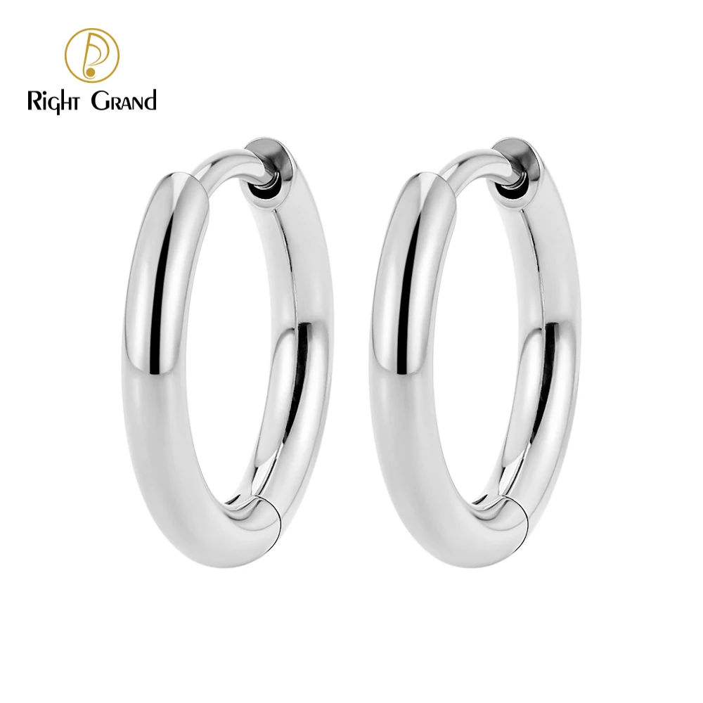 1 Pair Right Grand Brincos de argola Huggie com dobradiça, estilo clássico e minimalista, em titânio ASTM F136 (calibre 18G) com banho de platina; leves, hipoalergênicos e ideais para piercing no lóbulo.