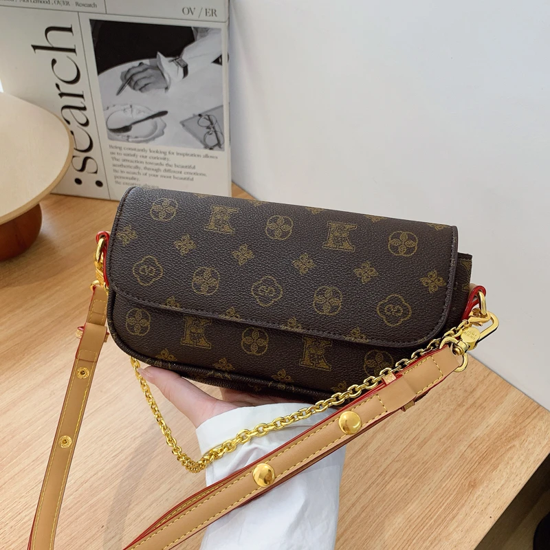 

​​Polished Roomy Female Bag Handbag Organized Compartment Design Seamless Transition From Work To Evening​​