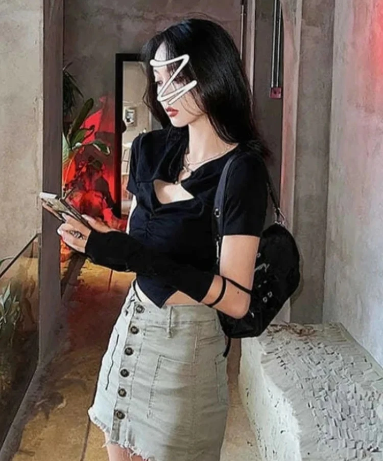 تي شيرت نسائي قصير الأكمام Harajuku صيفي مجوف بتصميم نحيف على الطراز الكوري فوق السرة