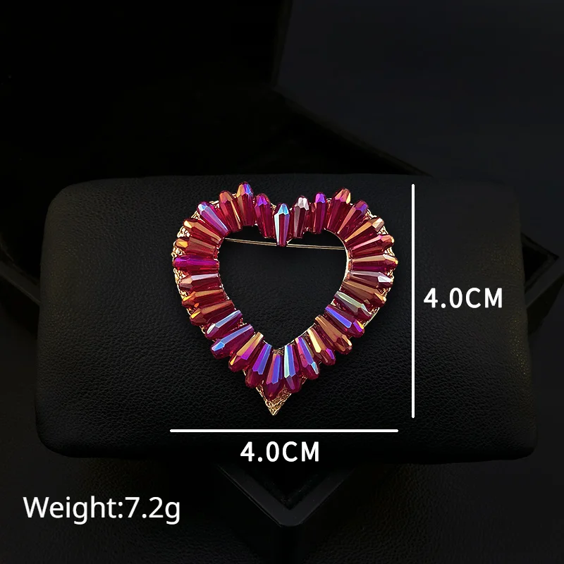 Exquisite Retro Love Brooch High-End Women Corsage Red Neckline Bow Tie Heart-Shaped Pin Suit Accessories Jewelry Wedding Gifts