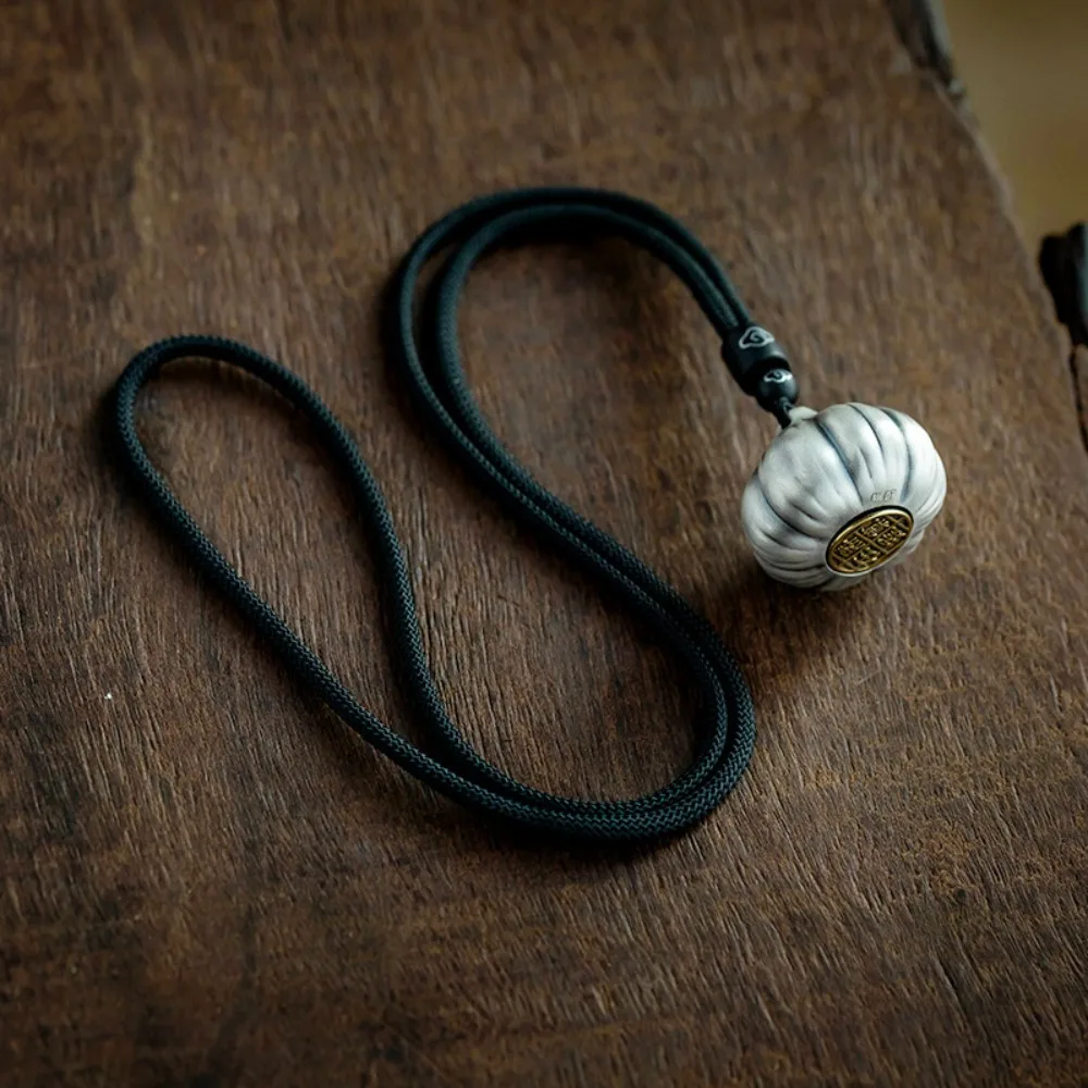 Vintage Style Garlic Pendant Key Rings Necklace Garlic Circle Charms Silver Rotatable Garlic Keychain Phone Accessory