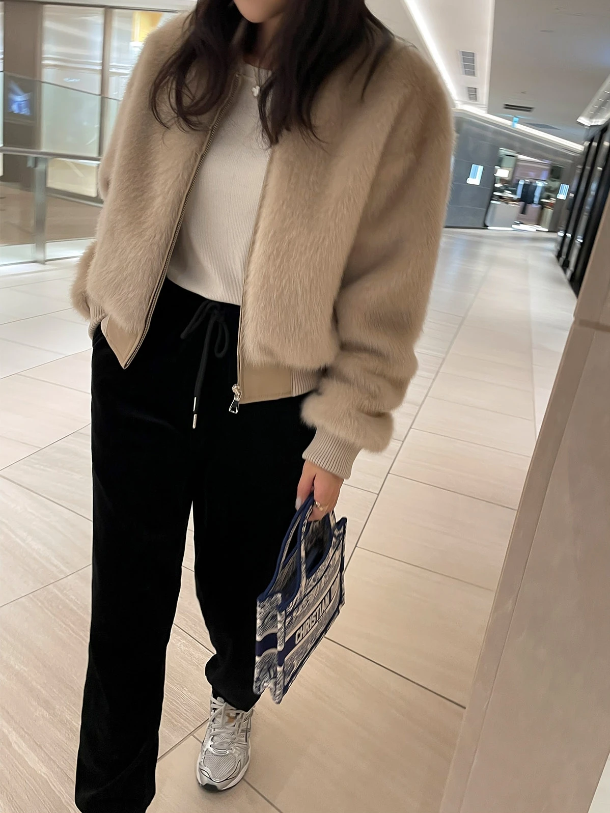 Damen-Jacke aus Kunstnerzfell mit Stehkragen, lockerer, warmer, weicher Oberbekleidungsmantel aus Baumwoll-Cosite-Stoff