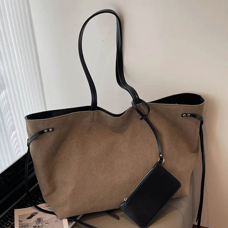

New 2025 Unisex Spacious Shoulder Bag for All Minimalist Shoulder Handheld Purse Fashionable Handbag Gift