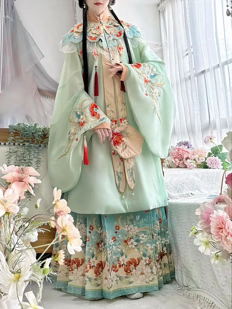 [Fanhua Qu]Ming Dynasty Hanfu women's Spring 2024 New Heavy Industry Cloud Shoulder Pipa Sleeve Horse Face Skirt Set