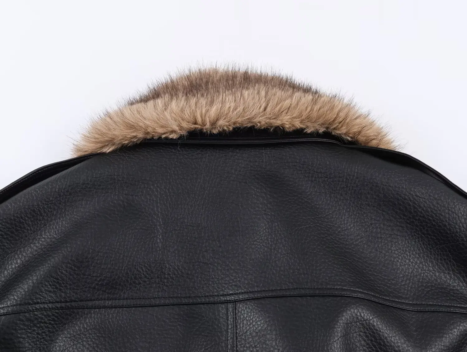 เสื้อแจ็คเก็ตหนังเทียมแฟชั่นใหม่ประจำฤดูหนาวปี 2025 ของ DiYiG WOMAN พร้อมปกขนสัตว์เทียมที่ถอดออกได้ ดีไซน์เก๋ไก๋แบบกระดุมสองแถว