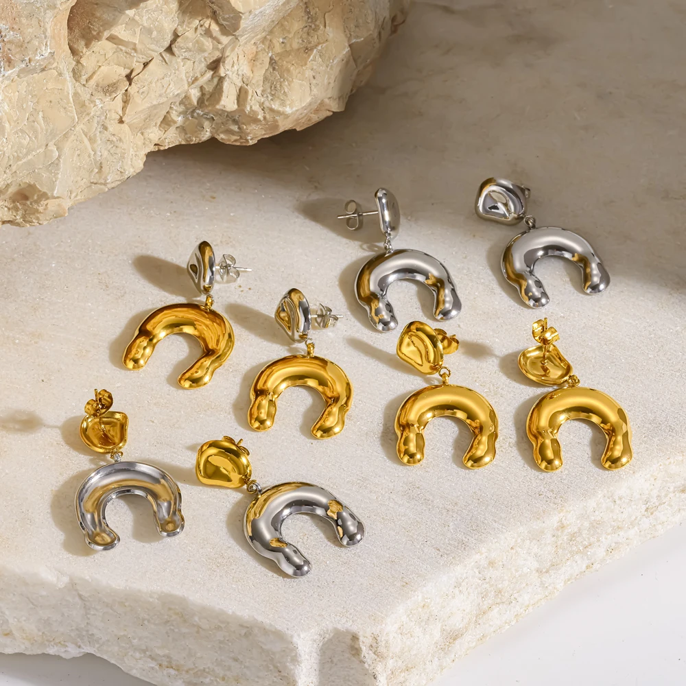 Modische, geometrische U-förmige Hängeohrringe, 18 Karat vergoldet, aus Edelstahl, wasserdicht, Damenaccessoires. – Detail 3
