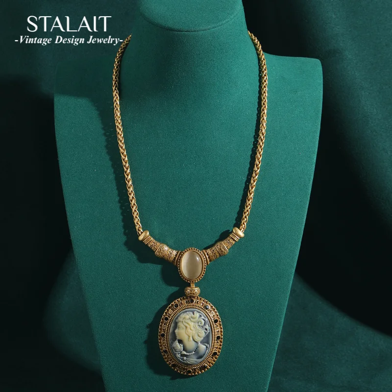 

Vintage Antique Gold Color Opal Pendants And Necklaces For Women Jewelry Accessories Designer Luxury Dubai Graduation Christmas