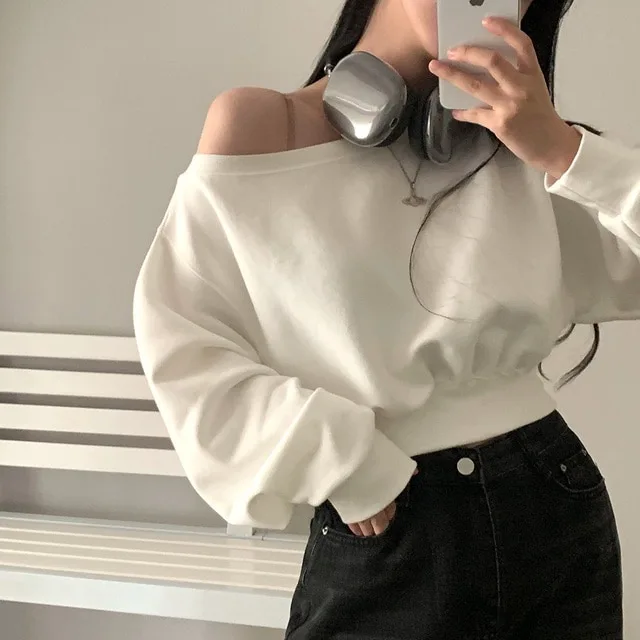 Fashionable Short Shoulder Bared Sweatshirt Chic Comfortable One Shoulder Neckline Design Casual Style Cotton Material for Women