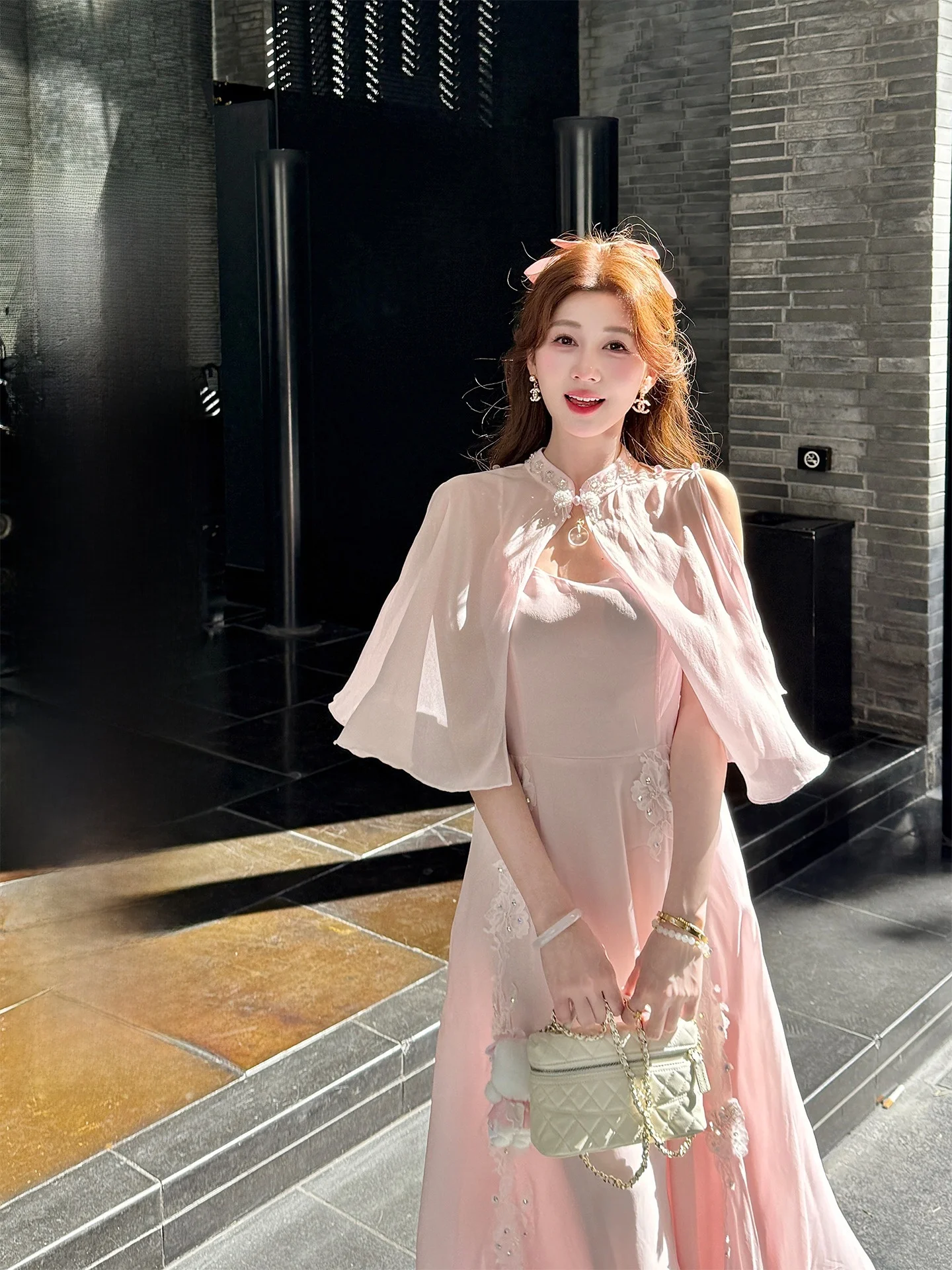 

Ele Silk шил и ремешок Dr Set Уникальный очаровательный холодный тон Китайский национальный сле для женщин в их поздних тонках до футболки...