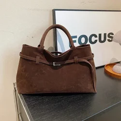 Fivela design decorativo sólido falso camurça bolsa grande capacidade ferrolho casual tote 2024 venda quente sacos para mulheres bolsas femininas