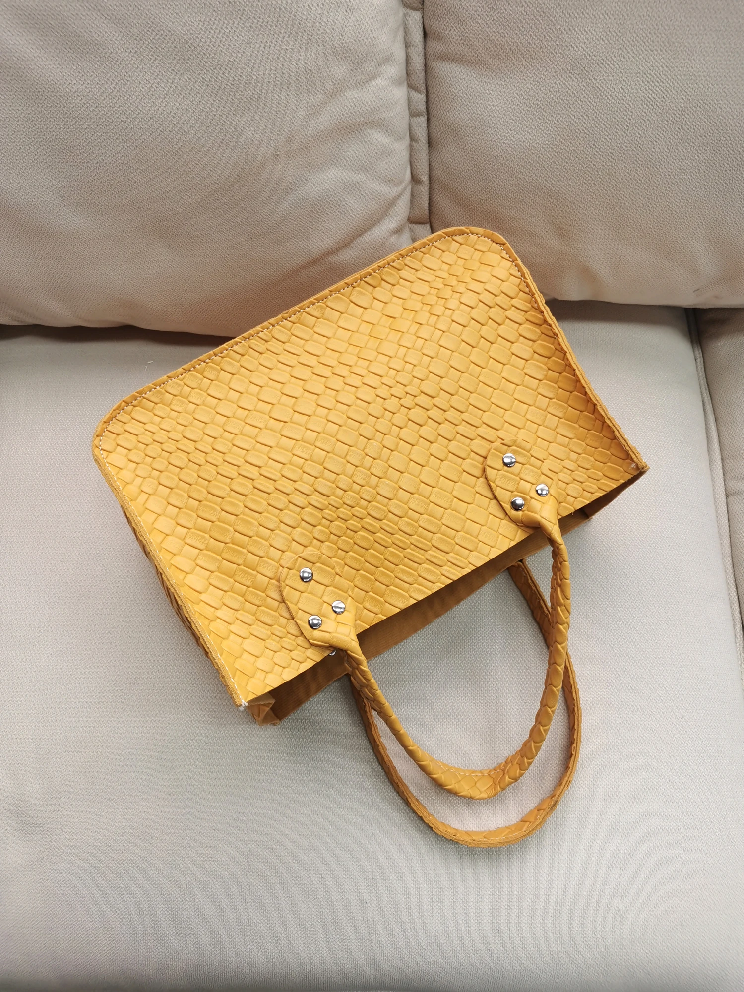 New Arrivals Small Black or Yellow Color PU Leather Bag Women Handbag