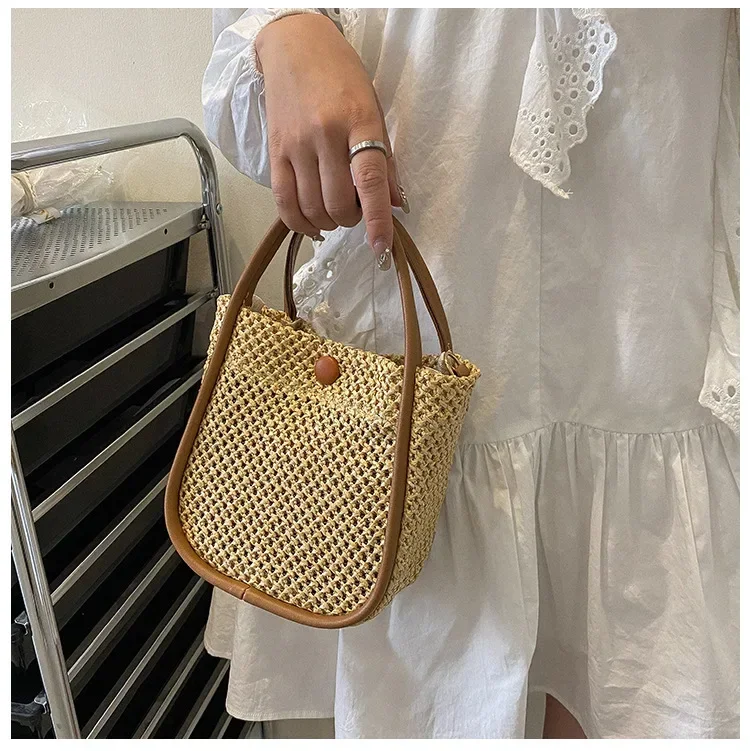 New Straw Handbag Women Crossbody Bag Girls Small Rattan Woven Summer Beach Messenger Shoulder Bags with Interior Purse