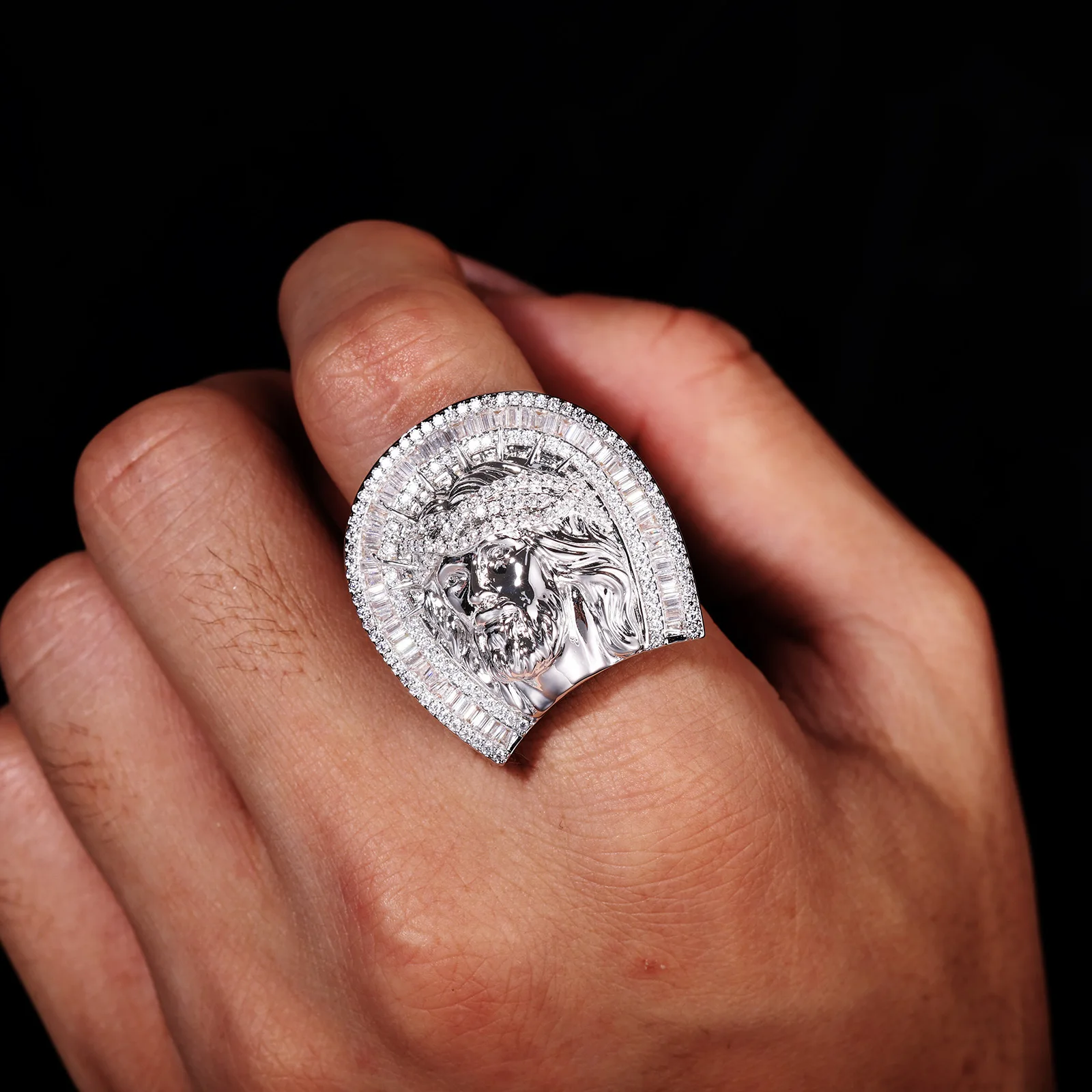 European And American Style Copper Inlaid Square Moissanite Portrait Hip-Hop Ring for Men Fashionable Luxury Trend Accessory Ideal Birthday Or Holiday Gift