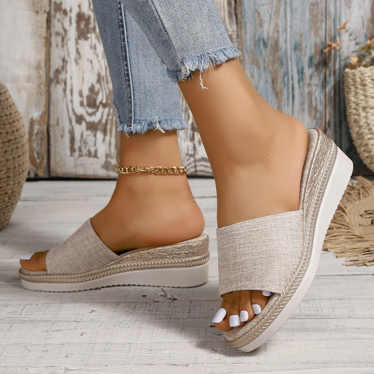 Slippers Women Summer Beach Shoes Slides Fashion On A Wedge Pantofle Big Size Low Platform Sabot Luxury 2024 Fabric Rome Hoof He