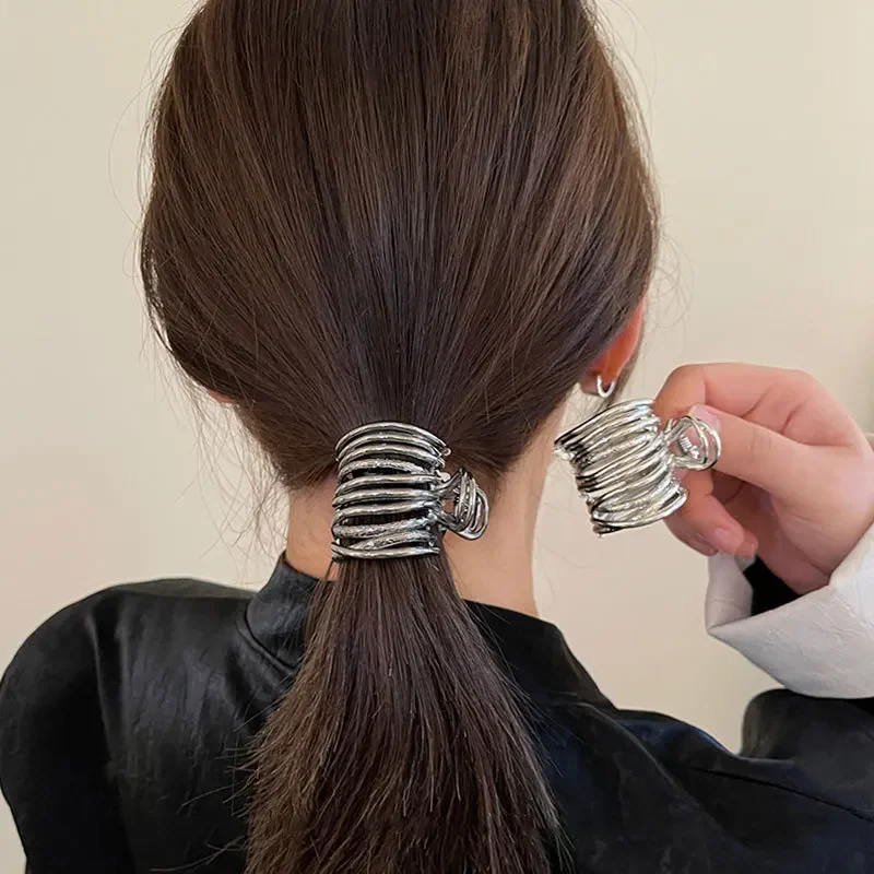 High Ponytail Clip for Women Fashion Metal Hair Claw Girls Clamps Girl Fixed Hairpin Claw Clip Hair accessories Headwear 2024