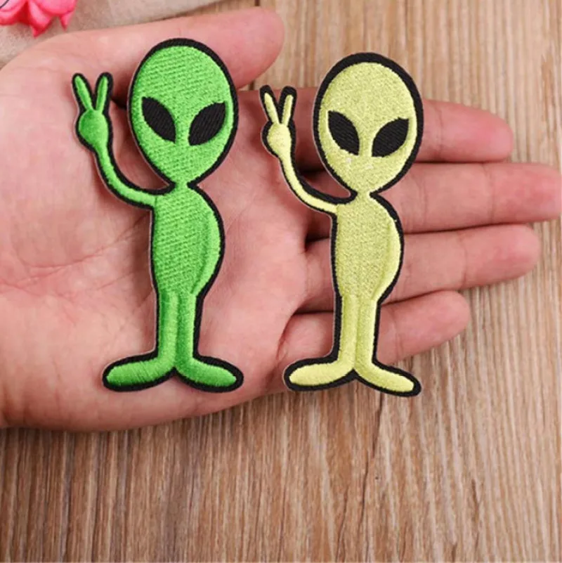ET UFO verde distintivi alieni amico ricamo ferro sulle toppe grandi occhi alieni adesivi Applique per vestiti decorazioni fai da te