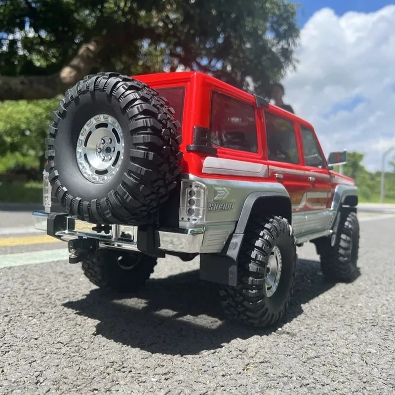 كوز الصنوبر الغابات دورية Y60 1/10 مقياس 4WD على الطرق الوعرة تسلق مركبة التحكم عن بعد الكهربائية RC نموذج محاكاة سيارة لعبة