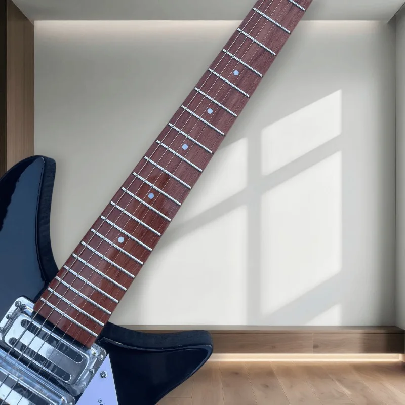 Hot Sales 325Q 6 String Style Electric Guitar Black Gloss 3 Single Coil Pickups Tremolo System Professional Performance Unisex