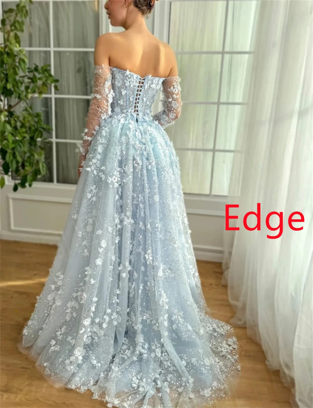 فستان حفلة موسيقية فاخر من التول الأزرق مخصص بدون حمالات وأكمام طويلة فستان سهرة ناعم سويب تراين بأربطة من الخلف فستان حفلة موسيقية