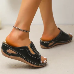 Pantofole con zeppa con suola spessa retrò Sandali estivi con plateau in pelle Pu da donna Scarpe da spiaggia antiscivolo taglie forti Infradito da donna