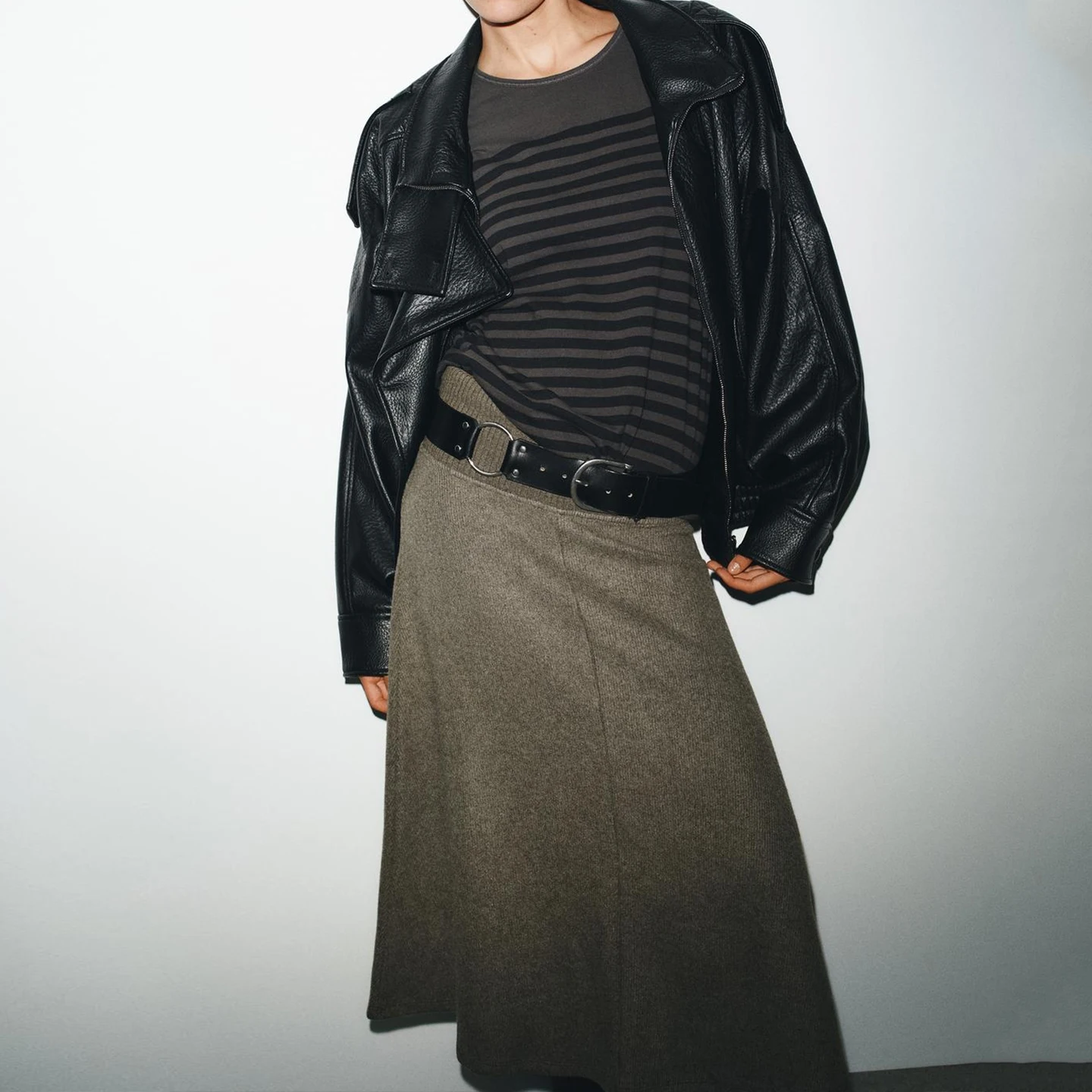 Capispalla Jaet in pelle Sle da donna casual Faionable Autunno 2025 Versatile cerniera abbinata lunga Sve f collo alto