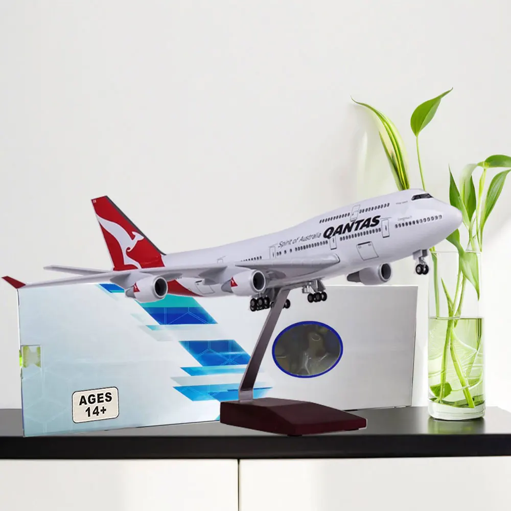 

1:150 Scale Large Model Airplane Australia B747 Plane Models Diecast Airplanes with LED Light for Collection or Gift