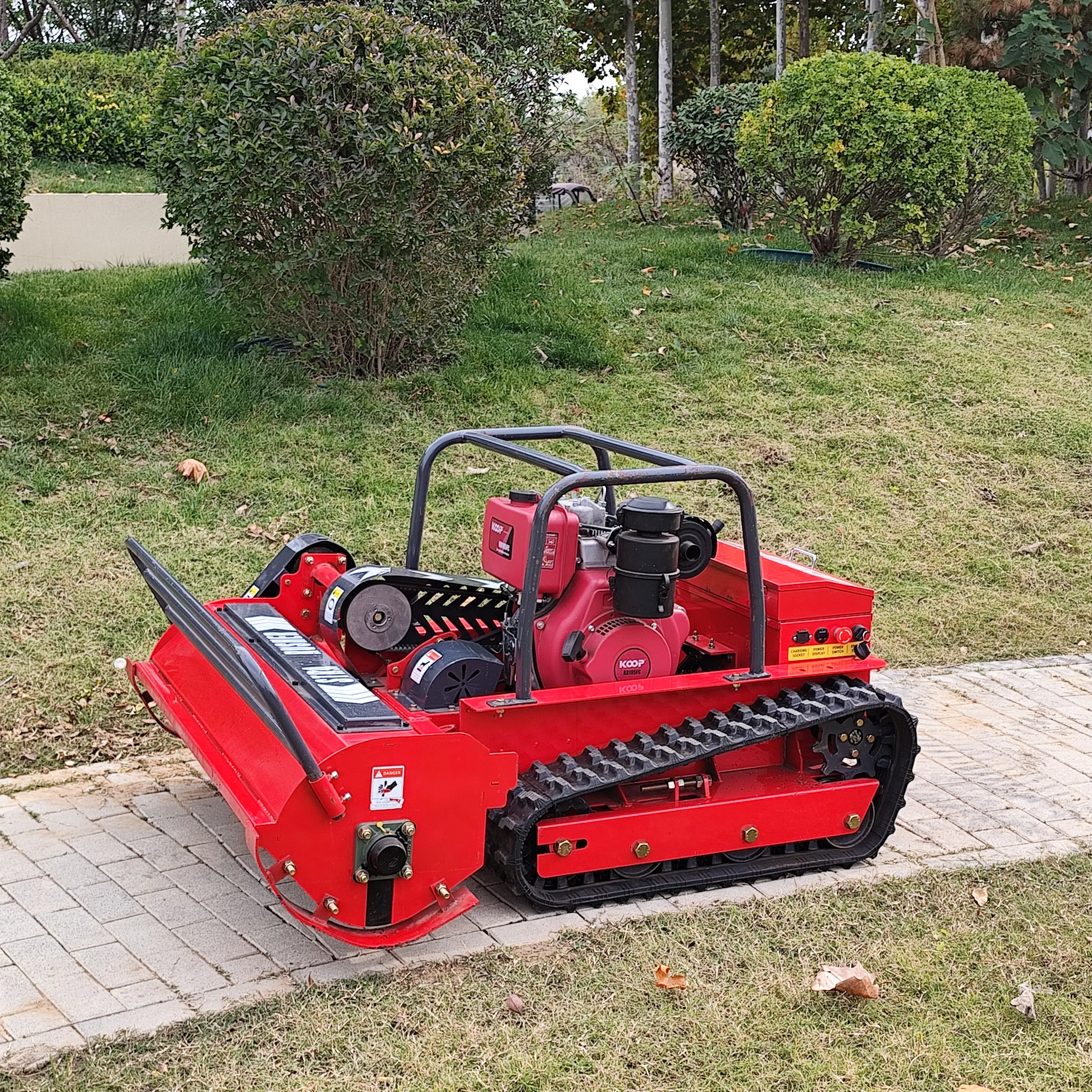 1200mm   Diesel remote control  lawn mower with flail blades