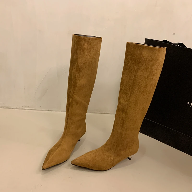 2025 Winter Street Corduroy Warm Women's Boots New Pointy Sexy Casual Designer Ladies' Party Low-heeled Knee-length Shoes. image 5