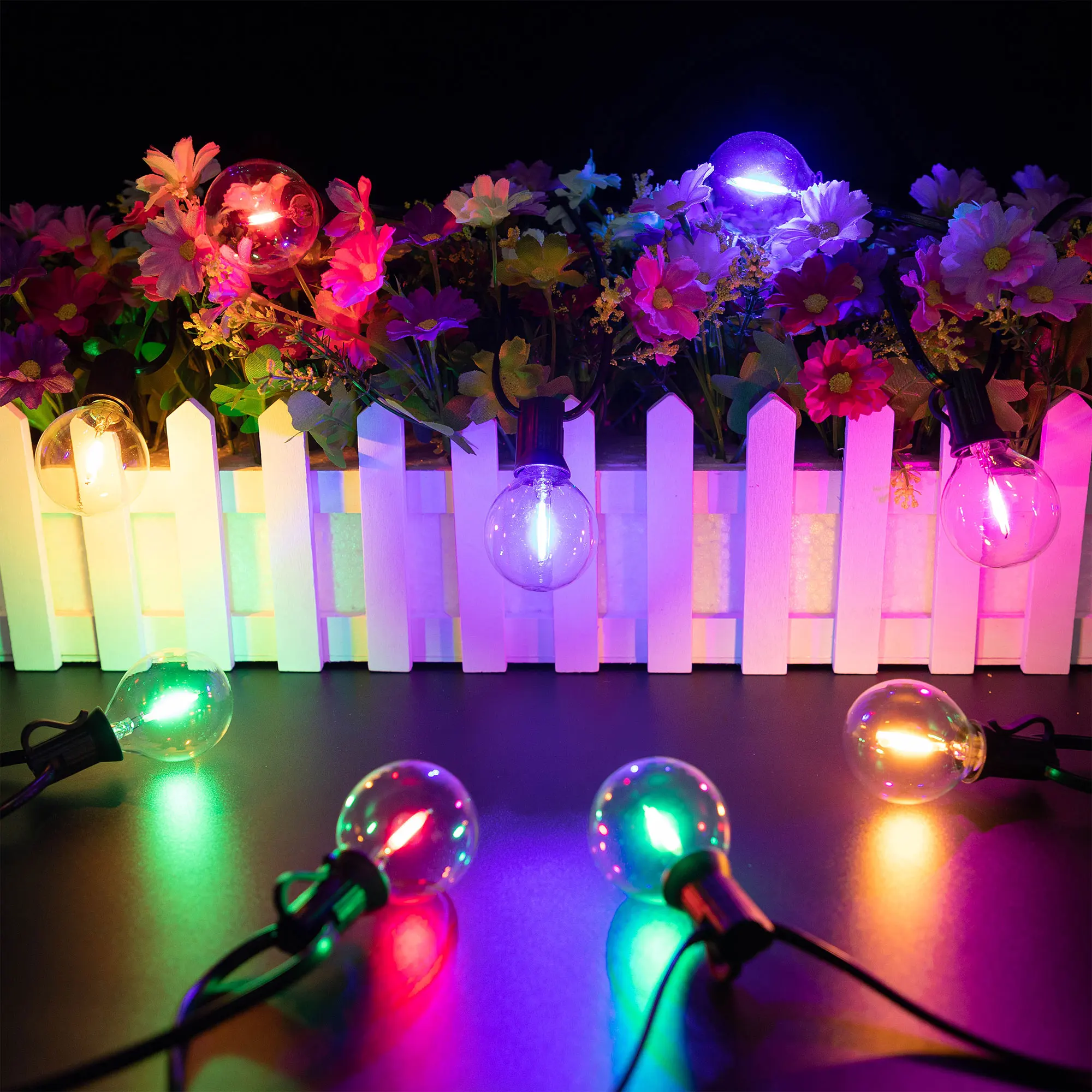 Christmas G40 Colored Plastic LED Outdoor Solar String Light Garland Waterproof 24V Globe Hanging Light for Garden Patio Cafe