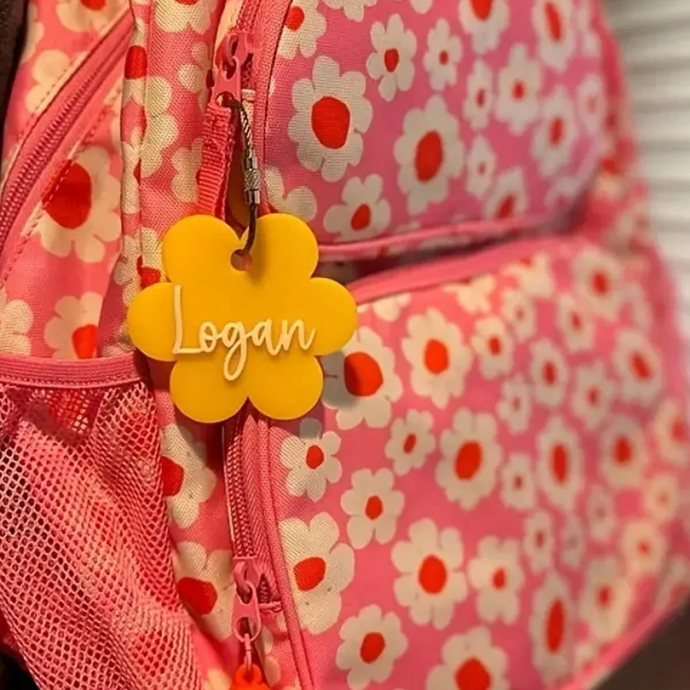 

KADRUFI милый цветок в форме акриловый 3D брелок с именем на заказ модная табличка с именем текст персонализированный рюкзак чемодан автомобильный брелок подарок