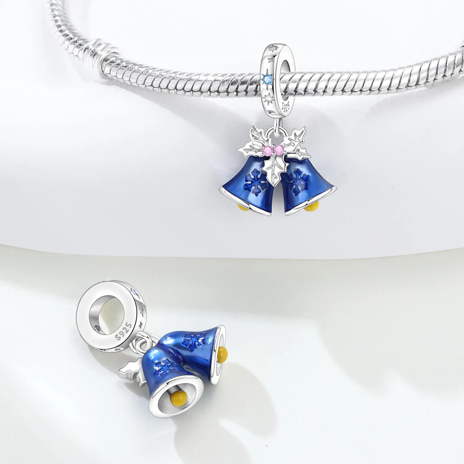 عيد الميلاد سحر S925 الفضة سانتا كلوز الأحمر جرس الساطع الأزرق الزركون ندفة الثلج الخرز صالح Diy الأصلي سوار مجوهرات هدايا