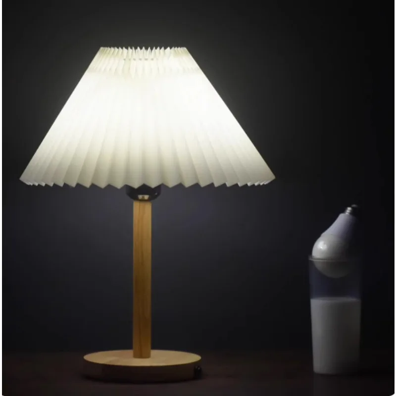 

Upgraded Version Milk in Lightbulb Classic Stage Gimmicks Mentalism Prop Vanished Milk Appearing in Bulb Liquid Magic Tricks Fun