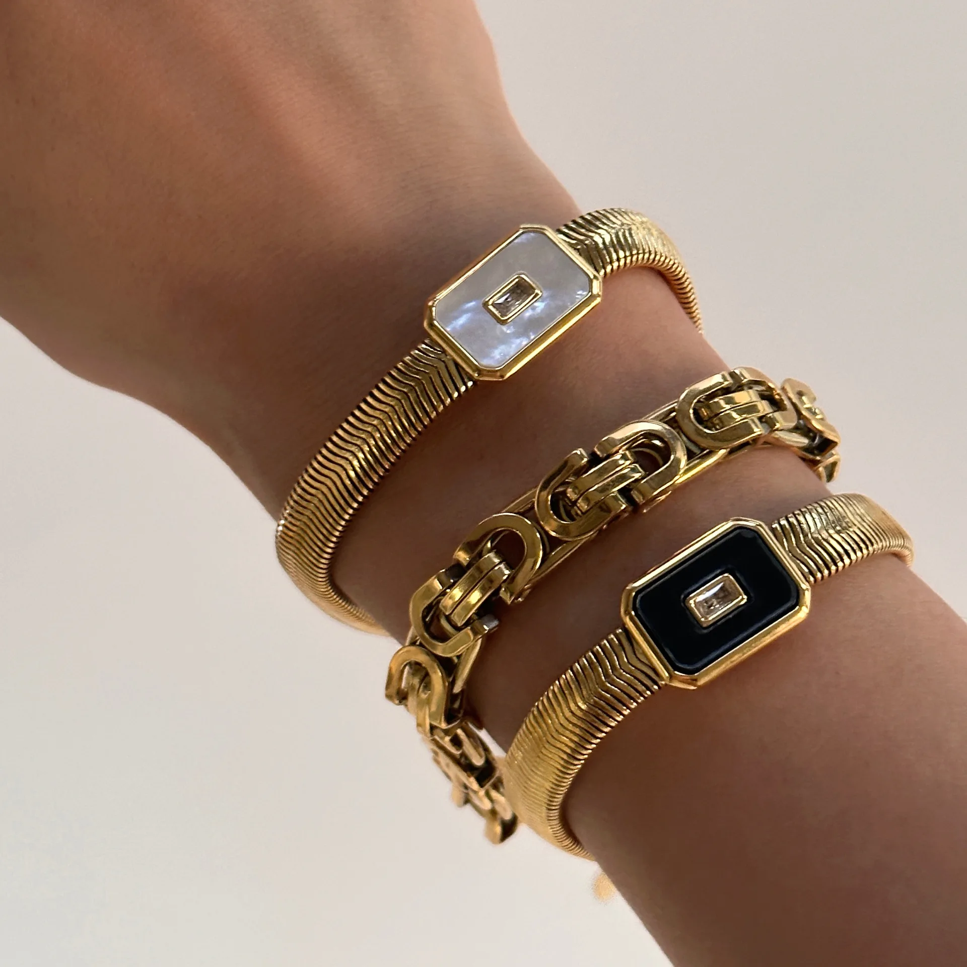 

Stainless Steel Snake Bone Chain Rectangle Shell Bracelet For Women Punk Street Female Bracelet Jewelry